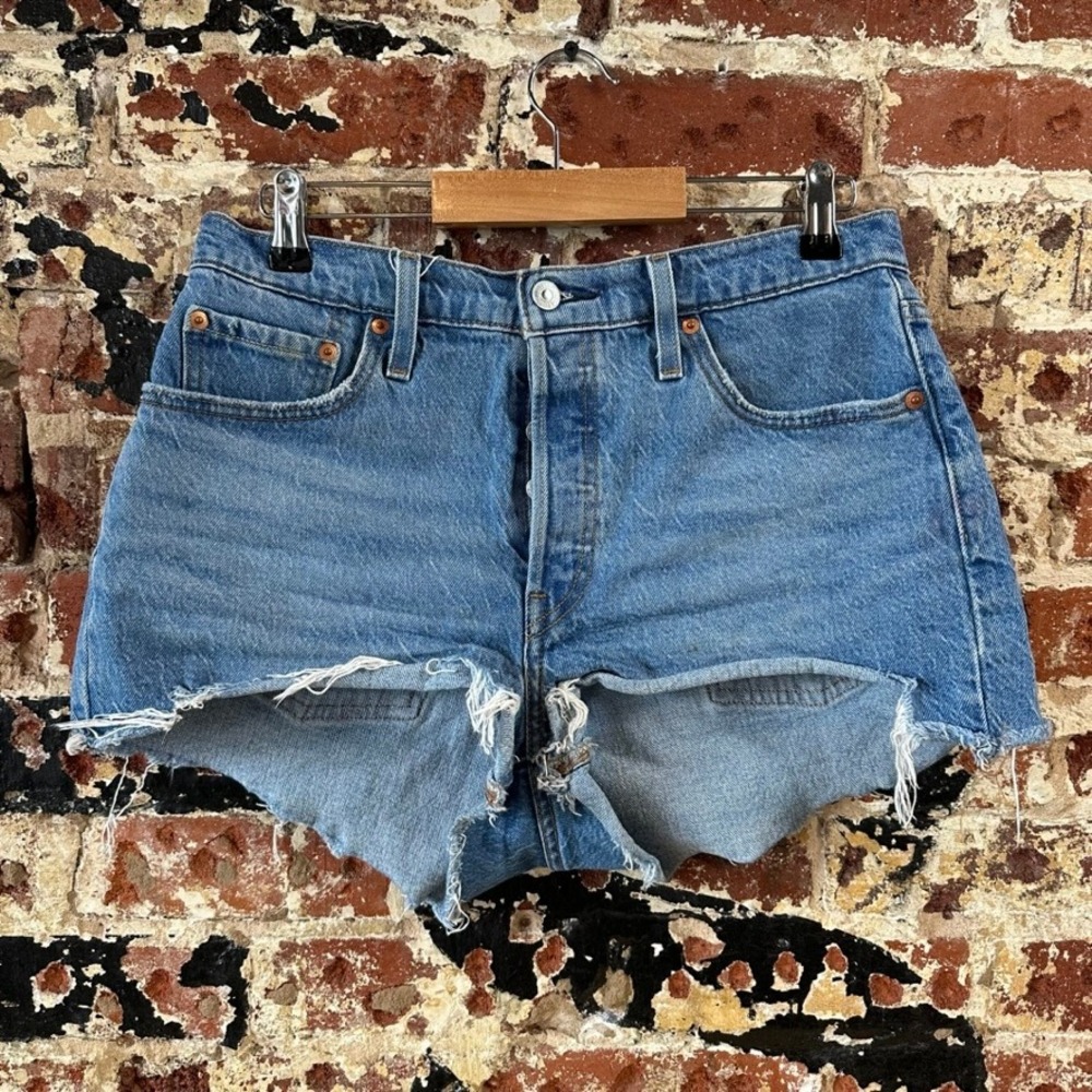 Levi's 501 Cut Off Denim Blue Jean Shorts Womens 29 Distressed - 31x2.5"